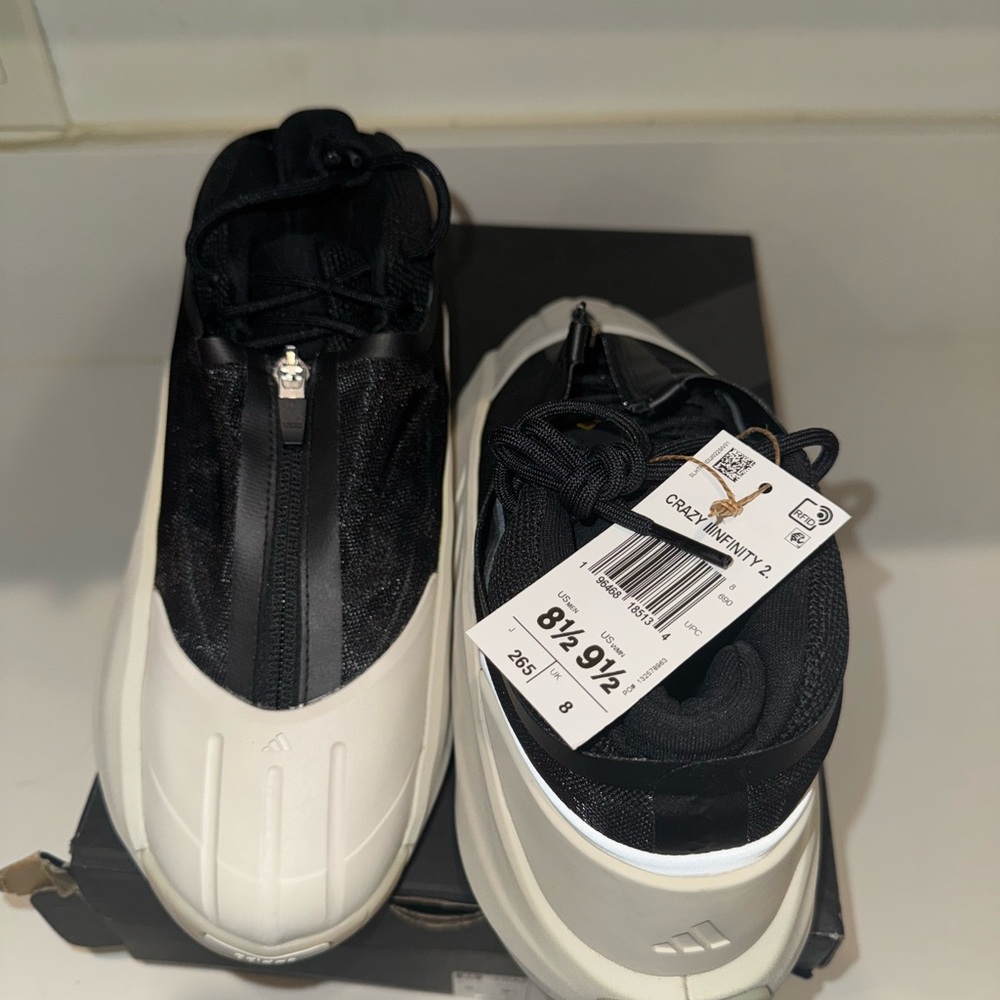 Crazy Infinity Chalk Adidas Sneakers